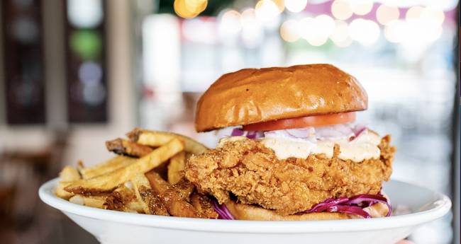 Order Southern Crispy Chicken Sandwich food online from Snuffer's Restaurant & Bar store, Dallas on bringmethat.com