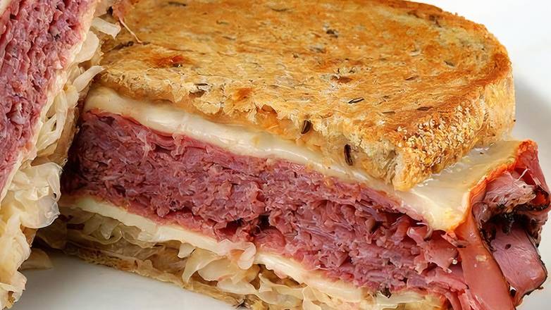 Order Corned Beef Sandwich food online from Munchees Mania store, Detroit on bringmethat.com