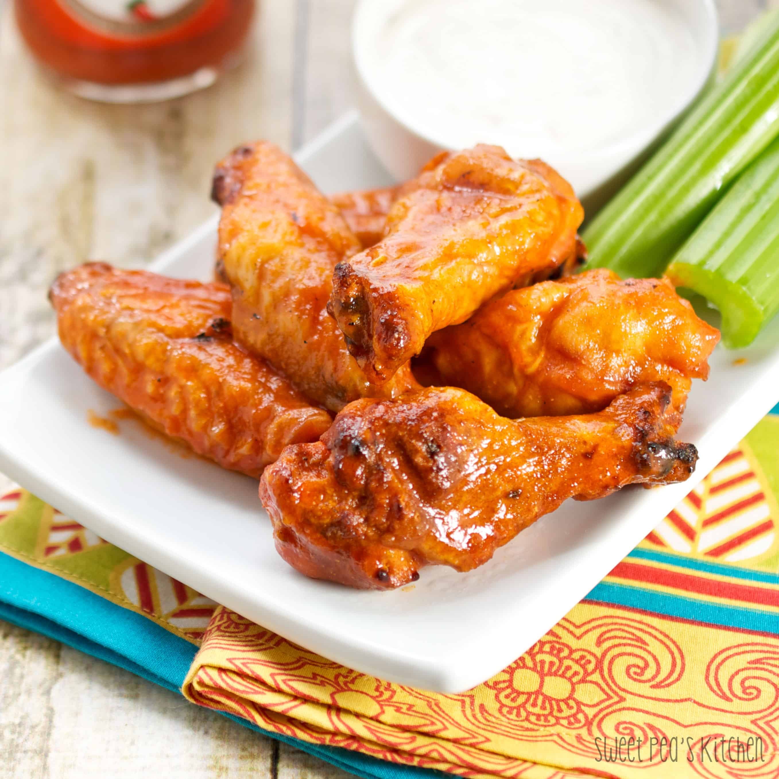 Order Buffalo Wings - 6 Pieces food online from Positanos Pizza store, Chicago on bringmethat.com