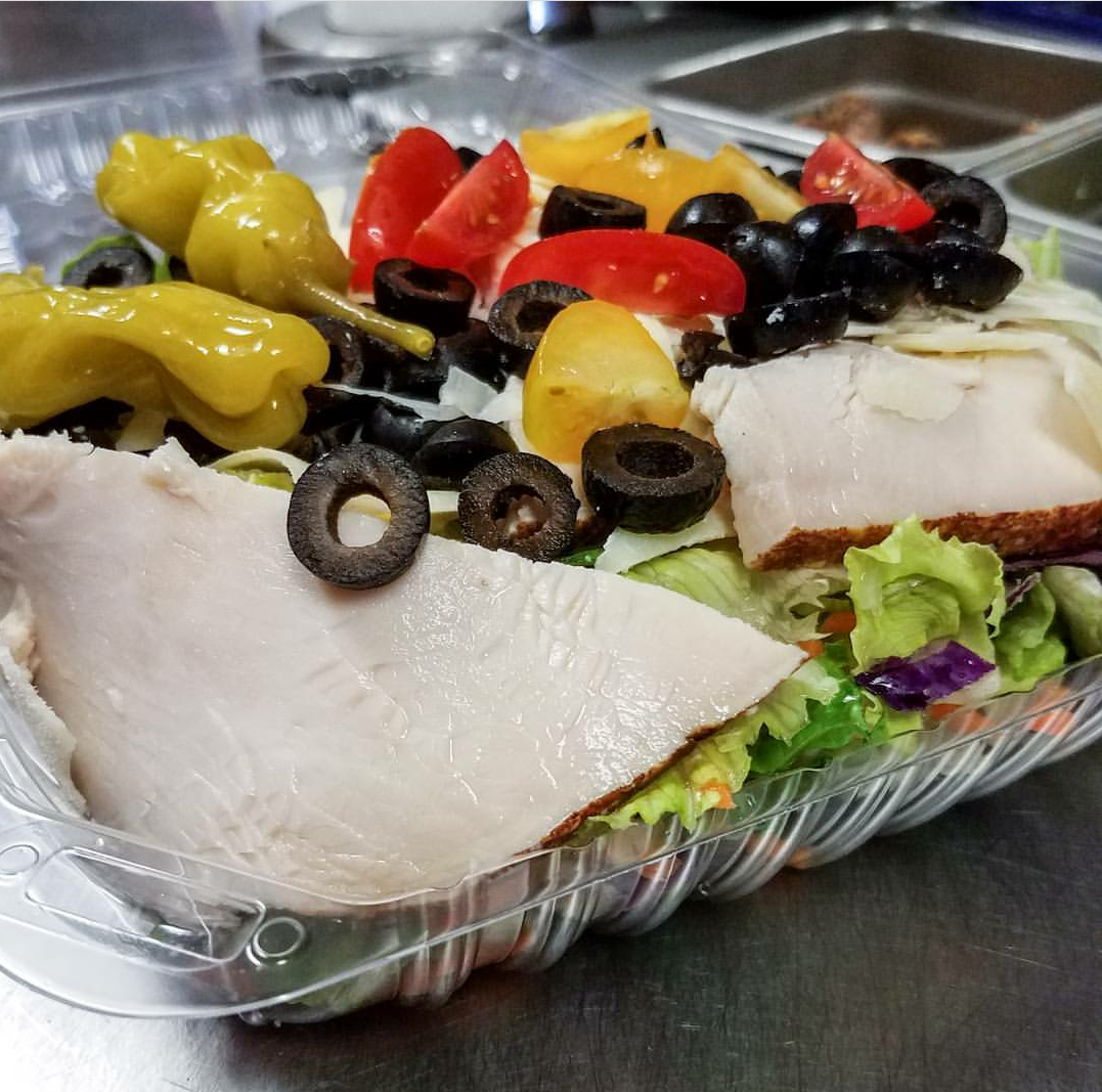 Order Turkey Chef Salad food online from Mama Mia Pizzeria store, Fresno on bringmethat.com