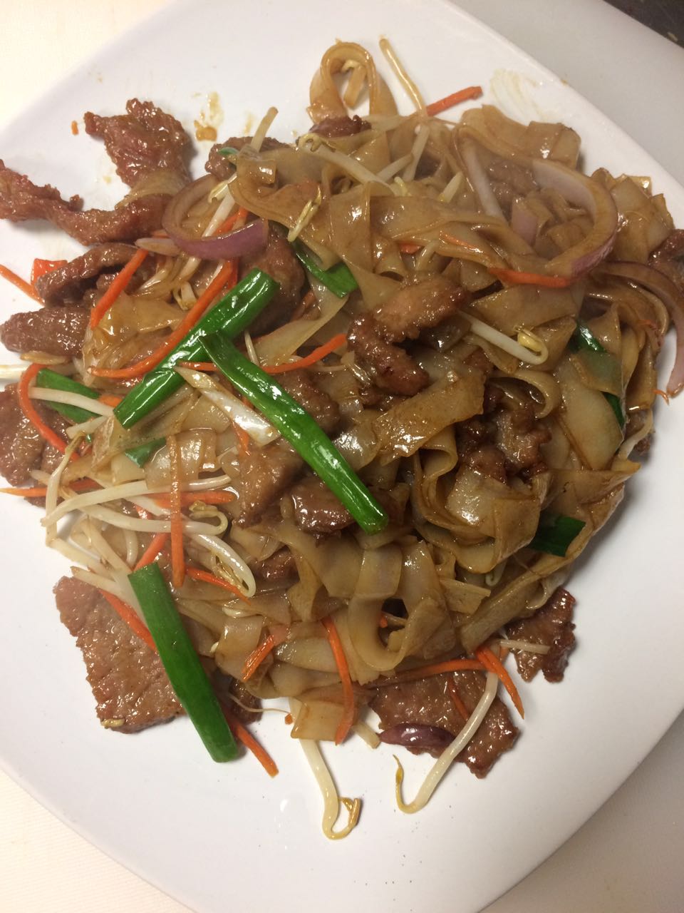 Order 81. Beef Chow Fun food online from So China Restaurant store, Murrieta on bringmethat.com