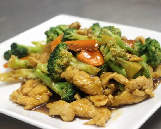 Order Chicken & Broccoli  芥兰雞 food online from Bamboo Garden store, Savannah on bringmethat.com