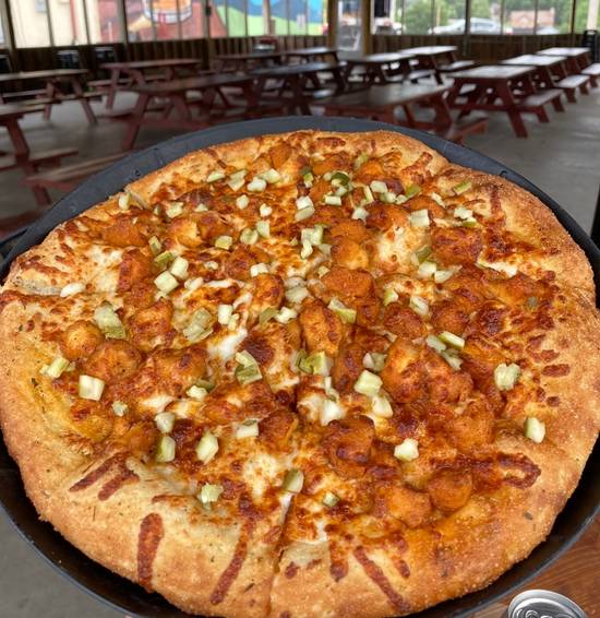 Order Sm. Nashville Hot Chicken Pizza food online from TailGate Brewery Chattanooga store, Chattanooga on bringmethat.com