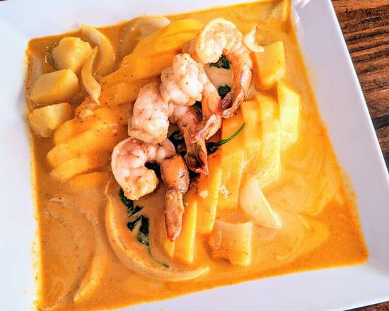 Order Mango Curry Shrimp food online from Phayathai store, Ronkonkoma on bringmethat.com