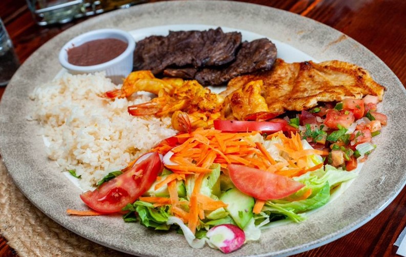 Order Surf and Turf Combo food online from La Cabana Salvadorena store, New York on bringmethat.com