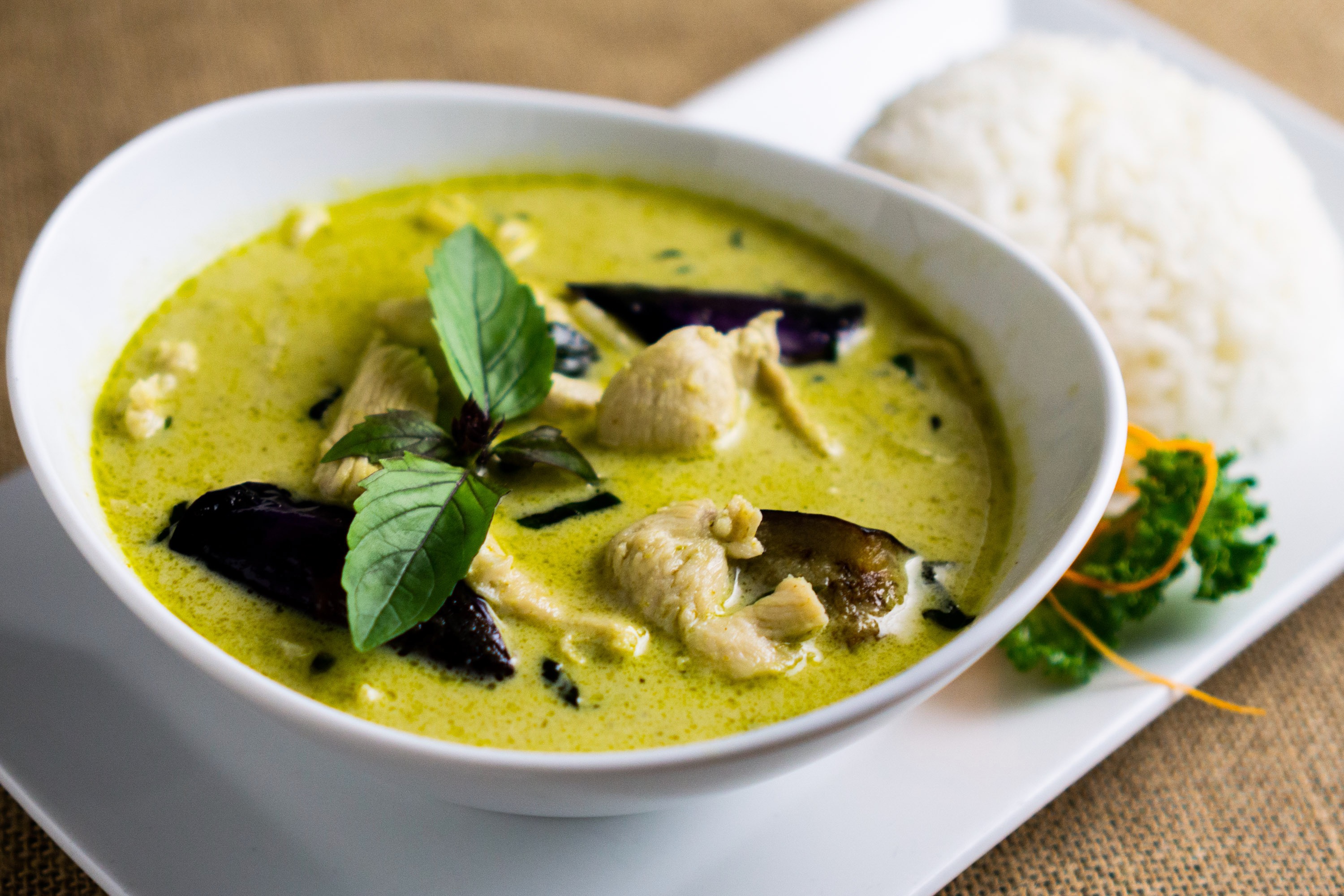 Order Green Curry food online from Khao Thai & Sushi store, Scottsdale on bringmethat.com