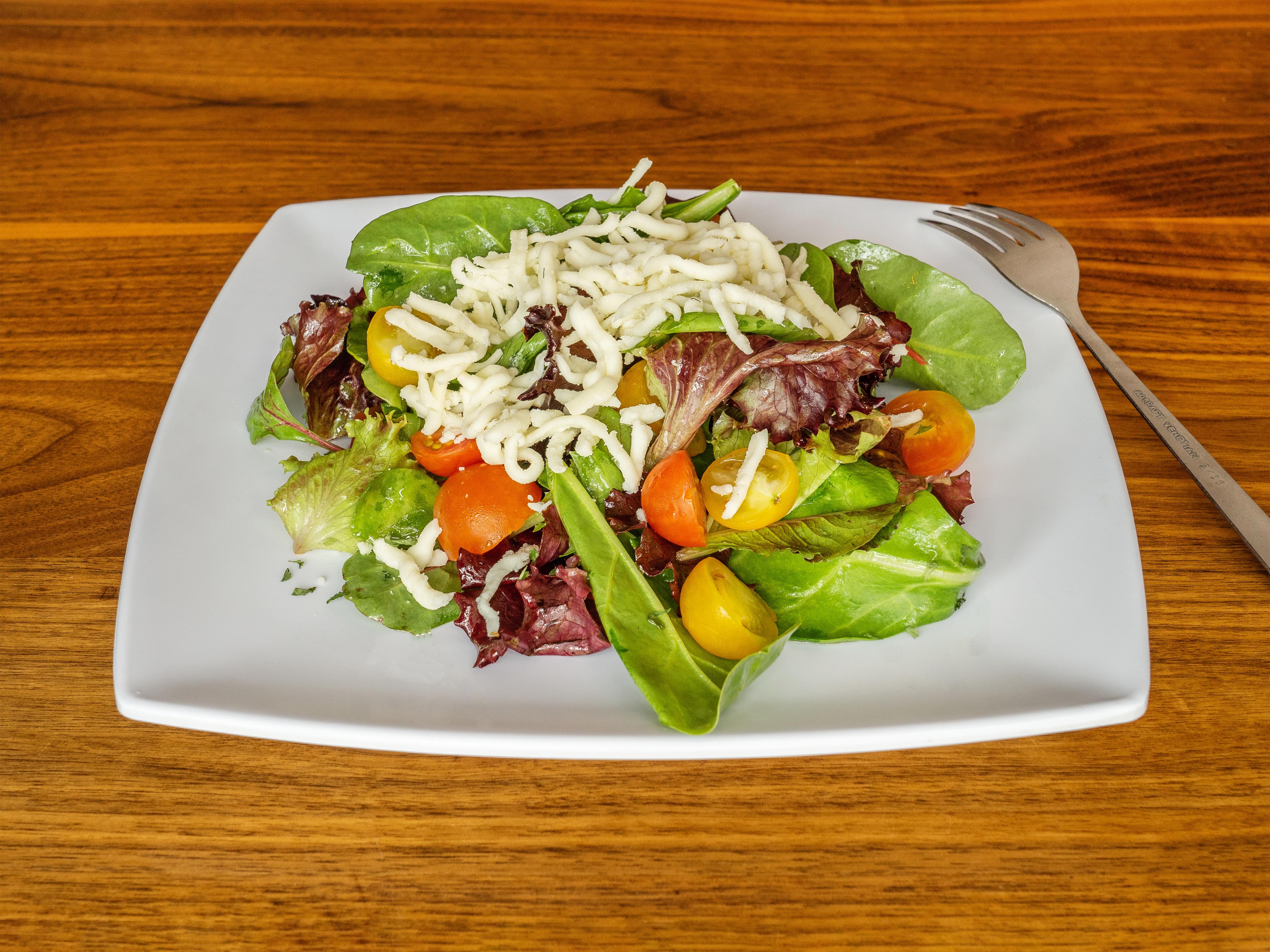 Order Dinner Salad food online from Sofra Urbana store, Fountain Valley on bringmethat.com