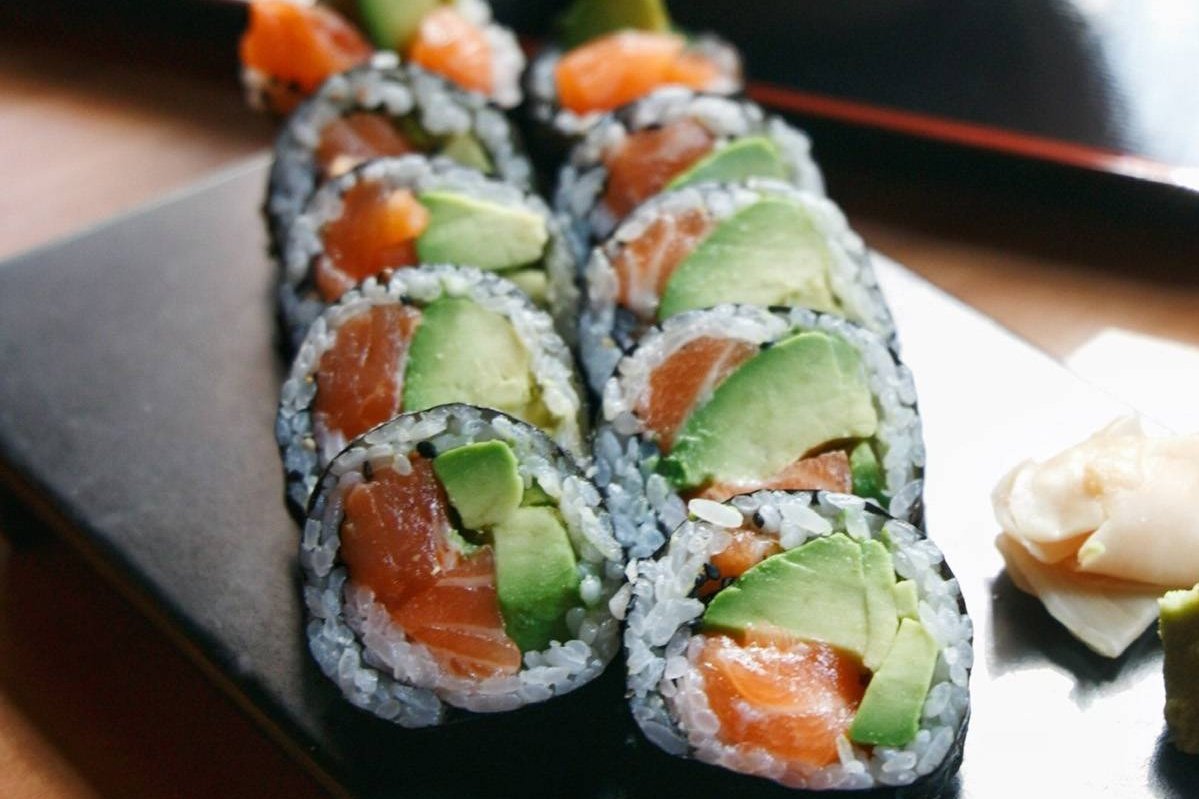 Order 5pc Salmon Avocado food online from Ramen-San Deluxe store, Chicago on bringmethat.com