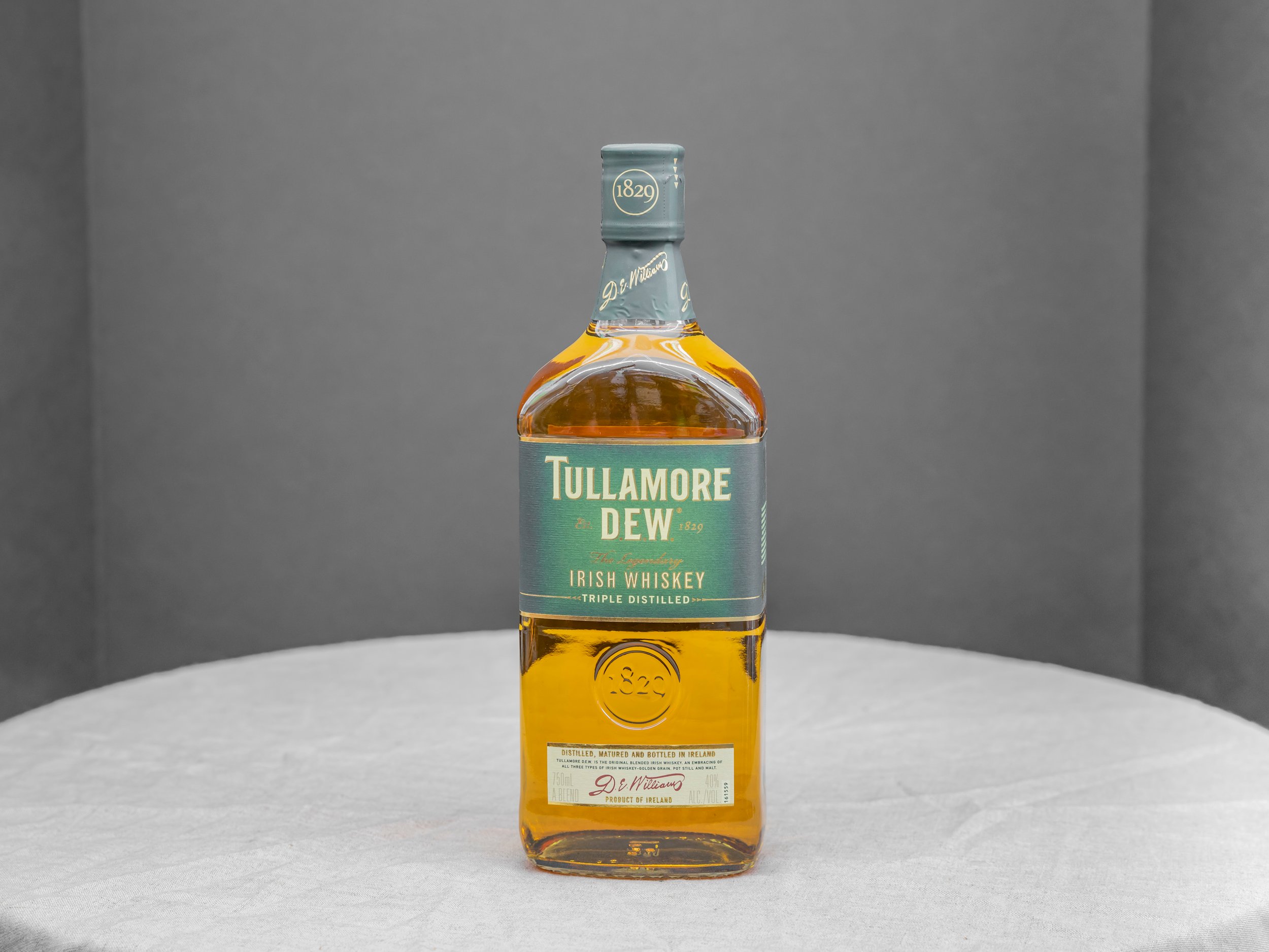 Order 750 ml. Tullamore Dew Irish Whiskey food online from Bistro Liquor store, Huntington Beach on bringmethat.com