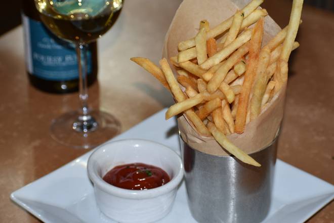Order French Fries food online from La Piazza Cucina Italiana & Wine Bar store, Melville on bringmethat.com