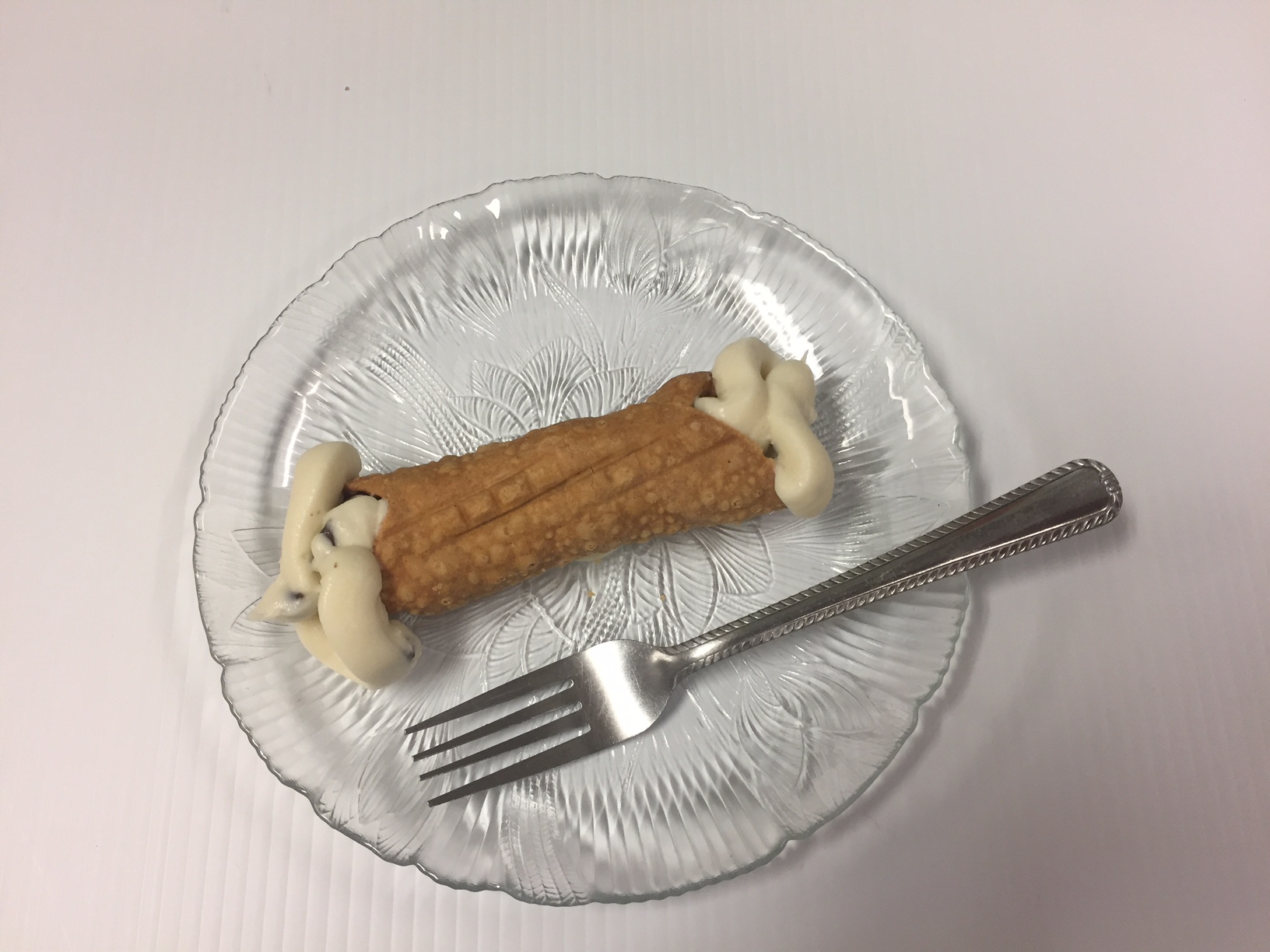 Order Cannoli Dessert food online from Niki's Pizza store, Round Rock on bringmethat.com