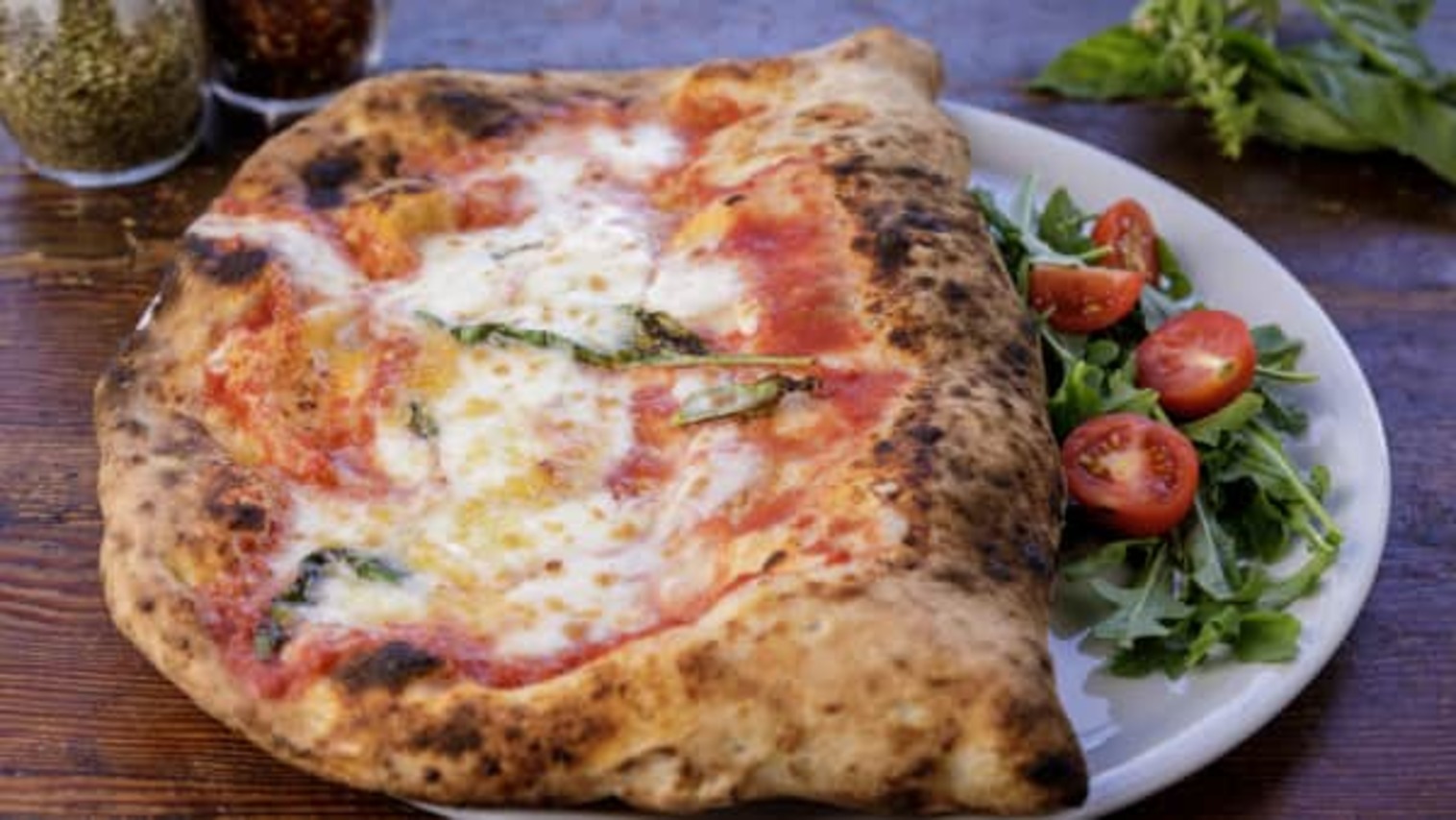 Order Calzone food online from Centro Pizza store, Burlingame on bringmethat.com