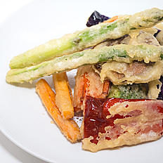 Order Vegetables Tempura 素菜天妇罗 正餐 A food online from Jin Fine Asian Cuisine store, Brookline on bringmethat.com