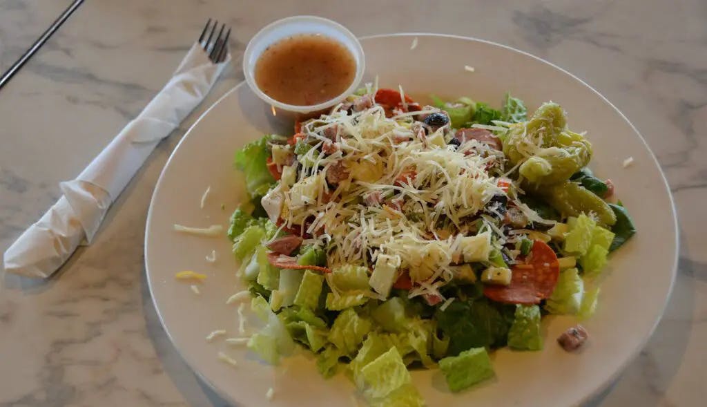 Order Chef's Salad - Fresh Salads food online from Pagoni's Pizza store, Kaukauna on bringmethat.com