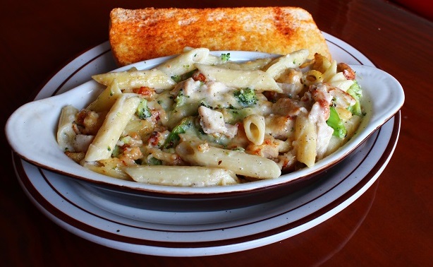Order Chicken and Broccoli Alfredo with Penne Pasta food online from Quatro Deep Pan Pizza store, Carbondale on bringmethat.com