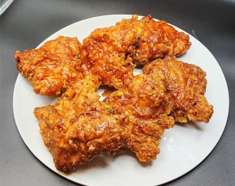 Order Thigh Lover (6pcs) # food online from Honey Dress Fried Chicken store, Torrance on bringmethat.com