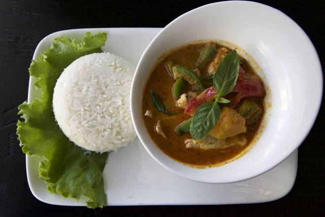 Order D05. Chicken Pumpkin Curry food online from New Thai Elephant store, San Mateo on bringmethat.com