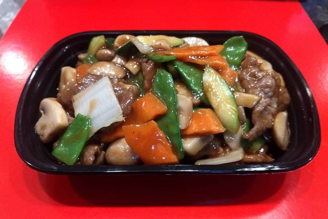 Order Beef with Mushrooms 蘑菇牛 food online from Great Wall store, Mount Pleasant on bringmethat.com