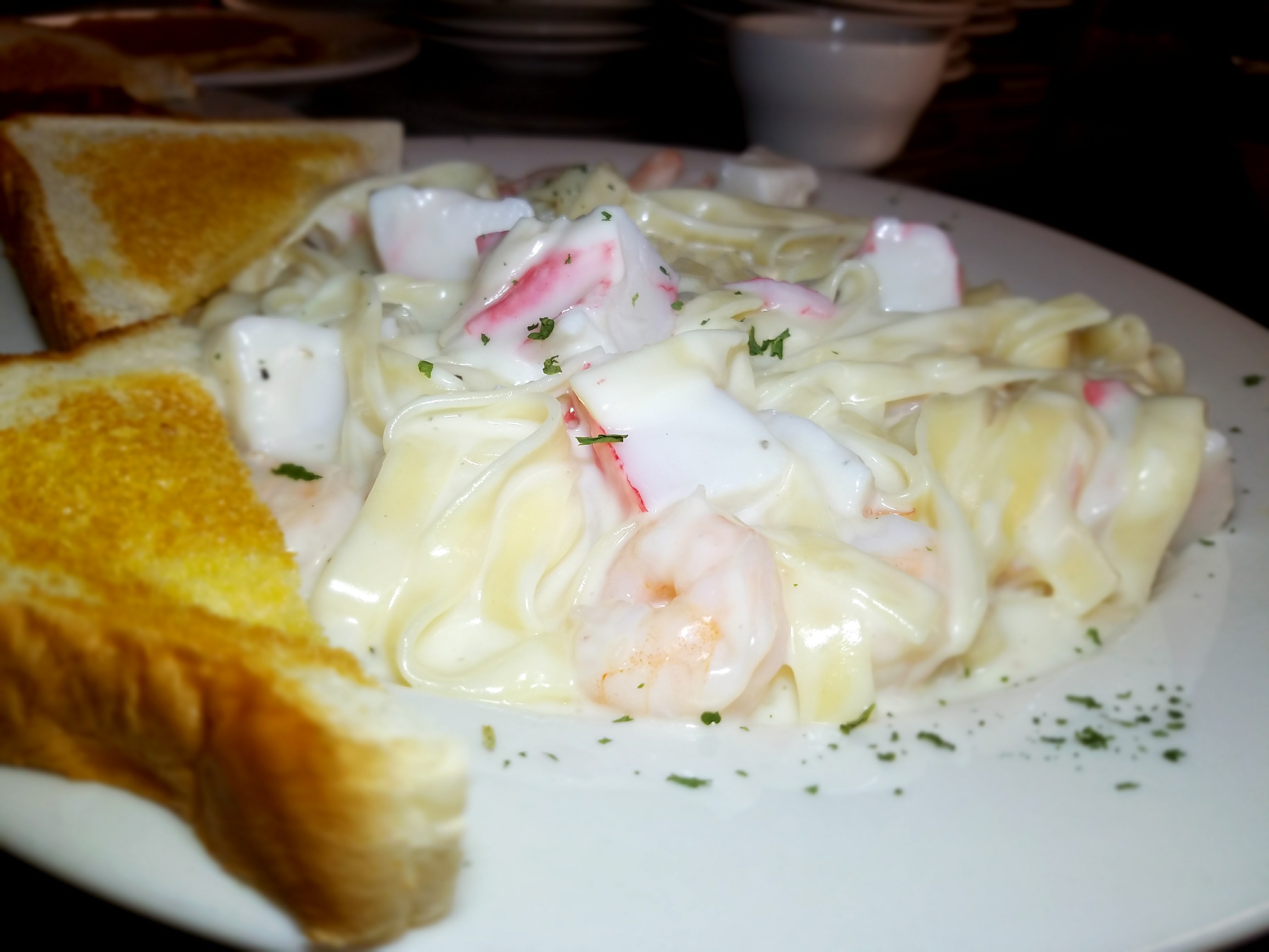 Order Seafood Alfredo food online from Diamonds Family Restaurant store, Decatur on bringmethat.com
