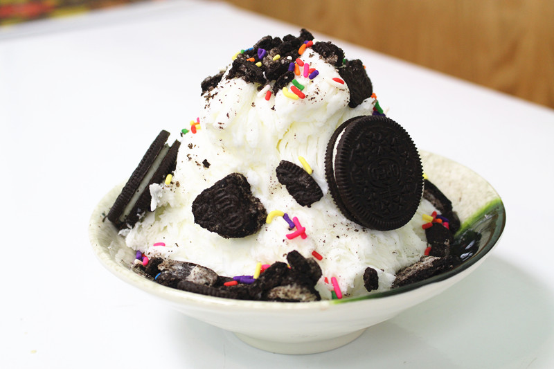 Order Oreo Snow Ice food online from Sunshine Ice store, Weehawken on bringmethat.com