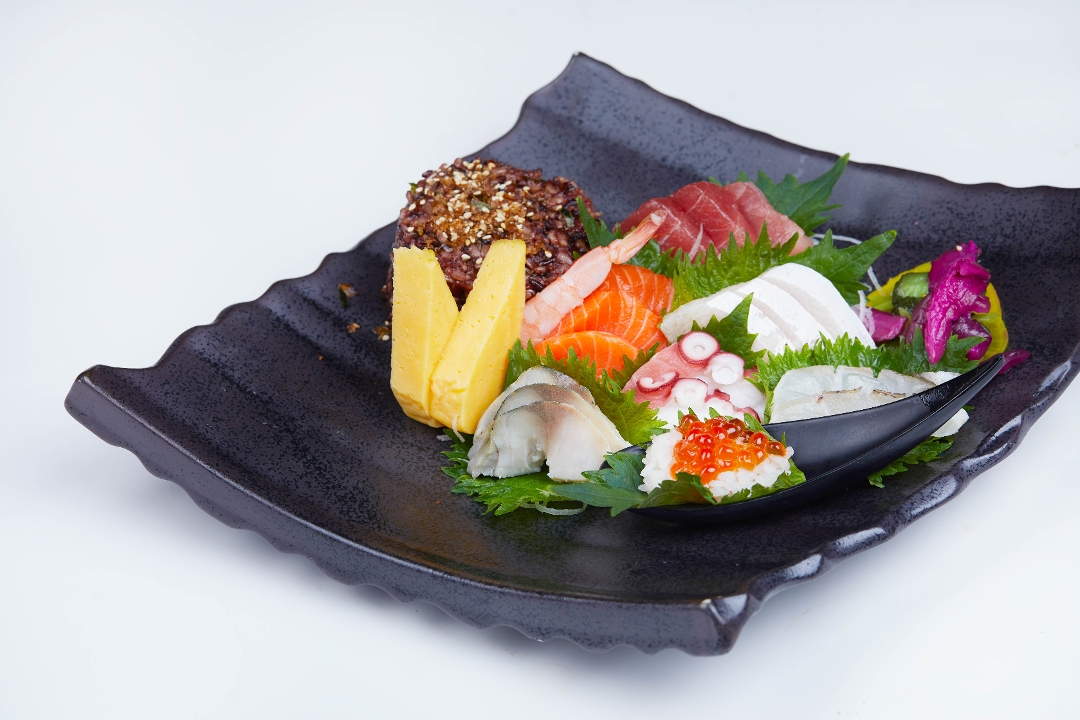Order Chirashi Dinner food online from MoCA Asian Bistro - Queens store, Forest Hills on bringmethat.com