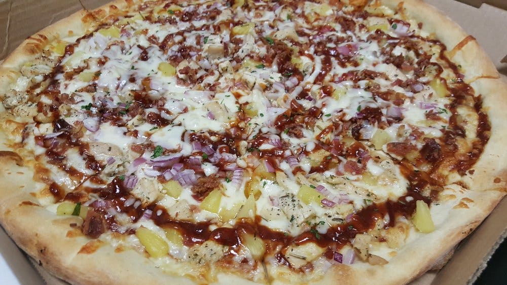 Order BBQ Chicken Pizza - Medium 14'' food online from Tony Sopranos Pizza store, Turnersville on bringmethat.com
