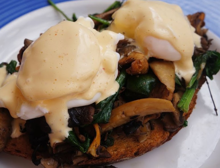 Order Benedict Florentine food online from Janik's Cafe store, Chicago on bringmethat.com