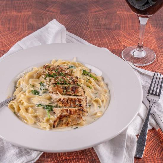 Order Fettuccini Alfredo - Dinner food online from Monterey Cookhouse store, Monterey on bringmethat.com