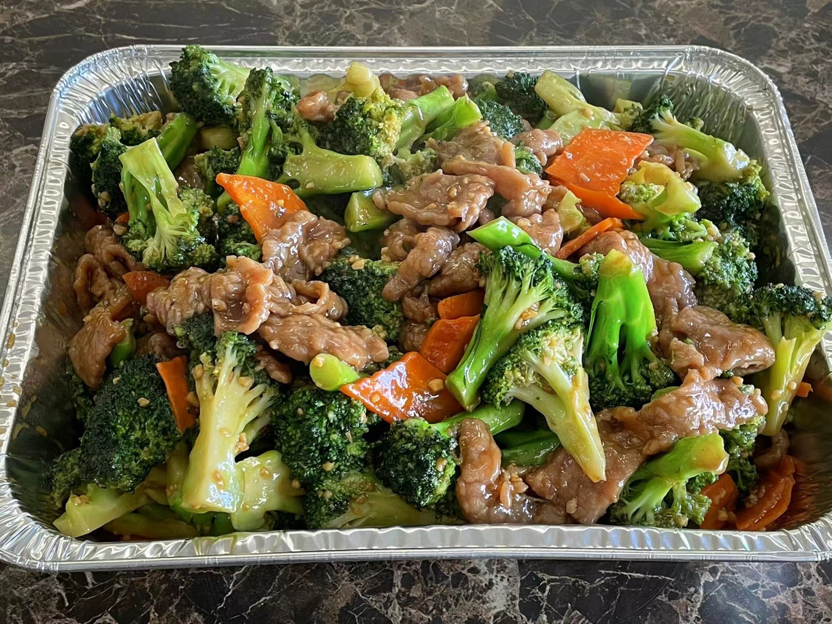 Order Broccoli Beef Tray food online from King Kong Chinese Restaurant store, Oakland on bringmethat.com