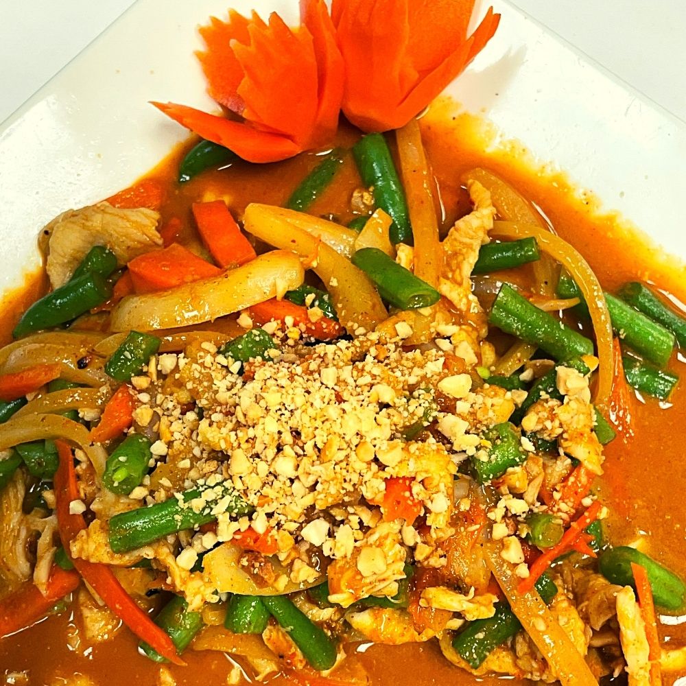 Order Peanut Sauce Chicken food online from Ploy Thai Cuisine store, The Woodlands on bringmethat.com