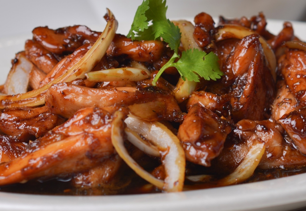 Order Hot & Spicy Chicken food online from Pho Mai store, Minneapolis on bringmethat.com