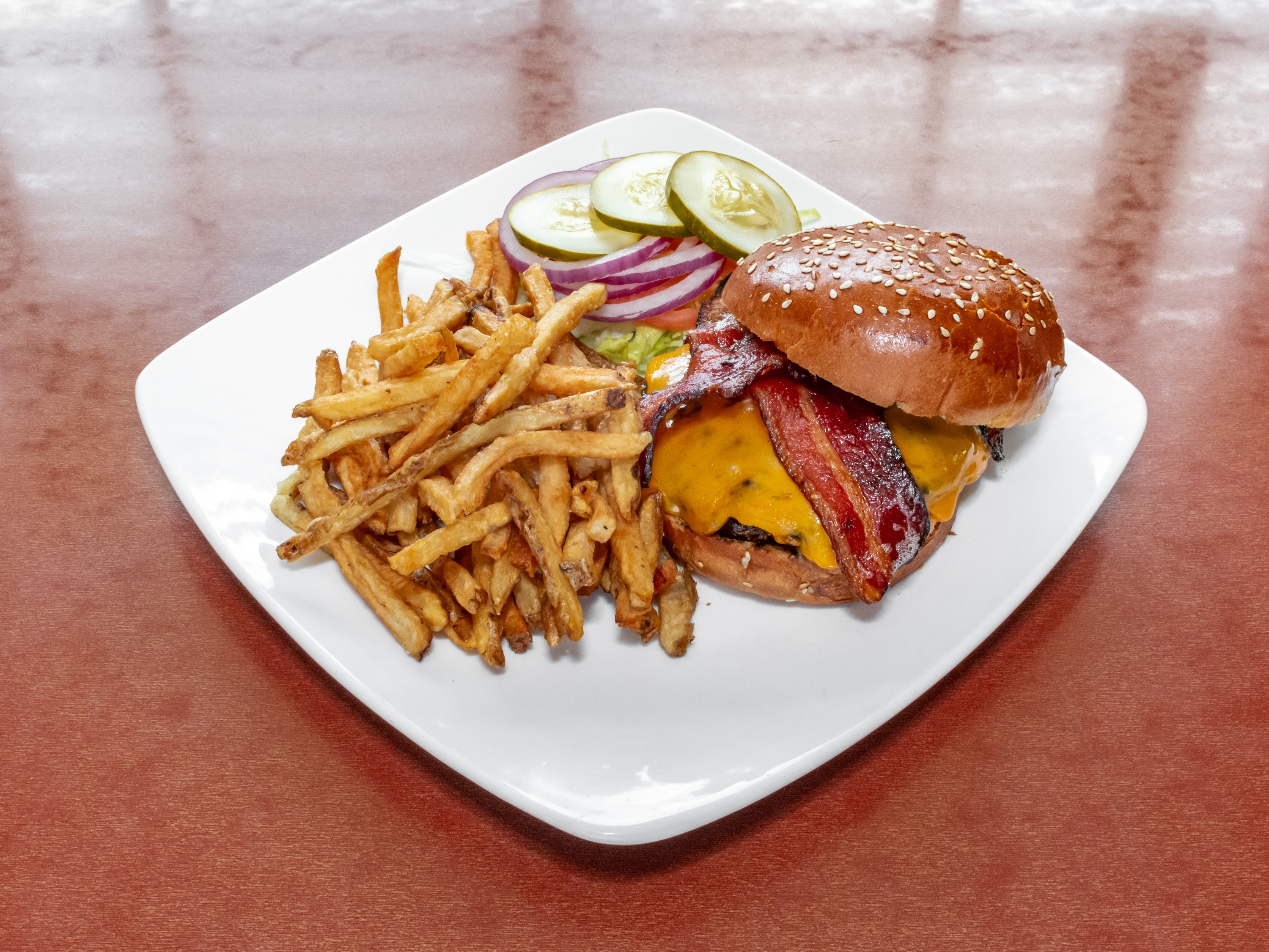 Order Bacon Cheeseburger food online from Stonewood Ale House store, Schaumburg on bringmethat.com
