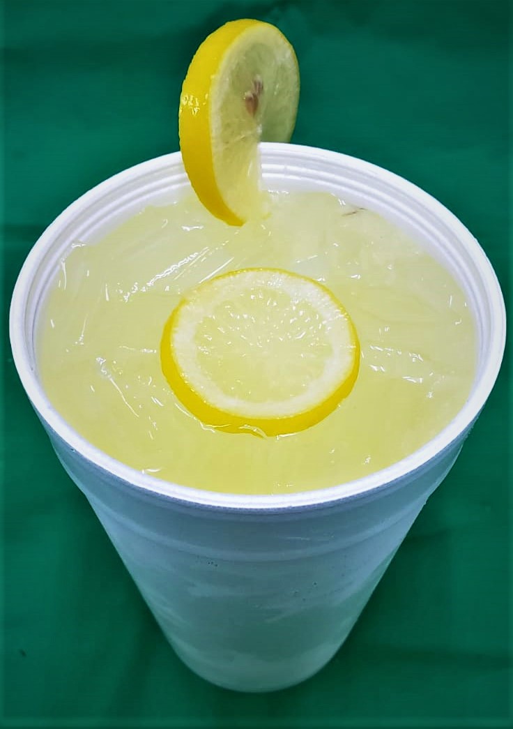 Order Lemonade 32oz food online from 3 Aguilas Taqueria store, Denton on bringmethat.com