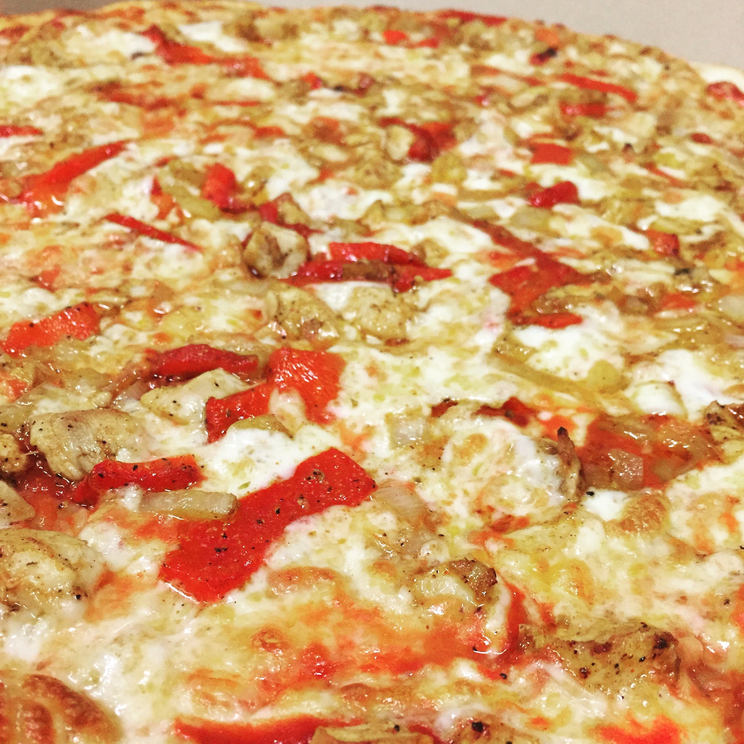 Order Cajun Chicken Pizza - Personal food online from Rodolfo Pizzeria store, South Plainfield on bringmethat.com