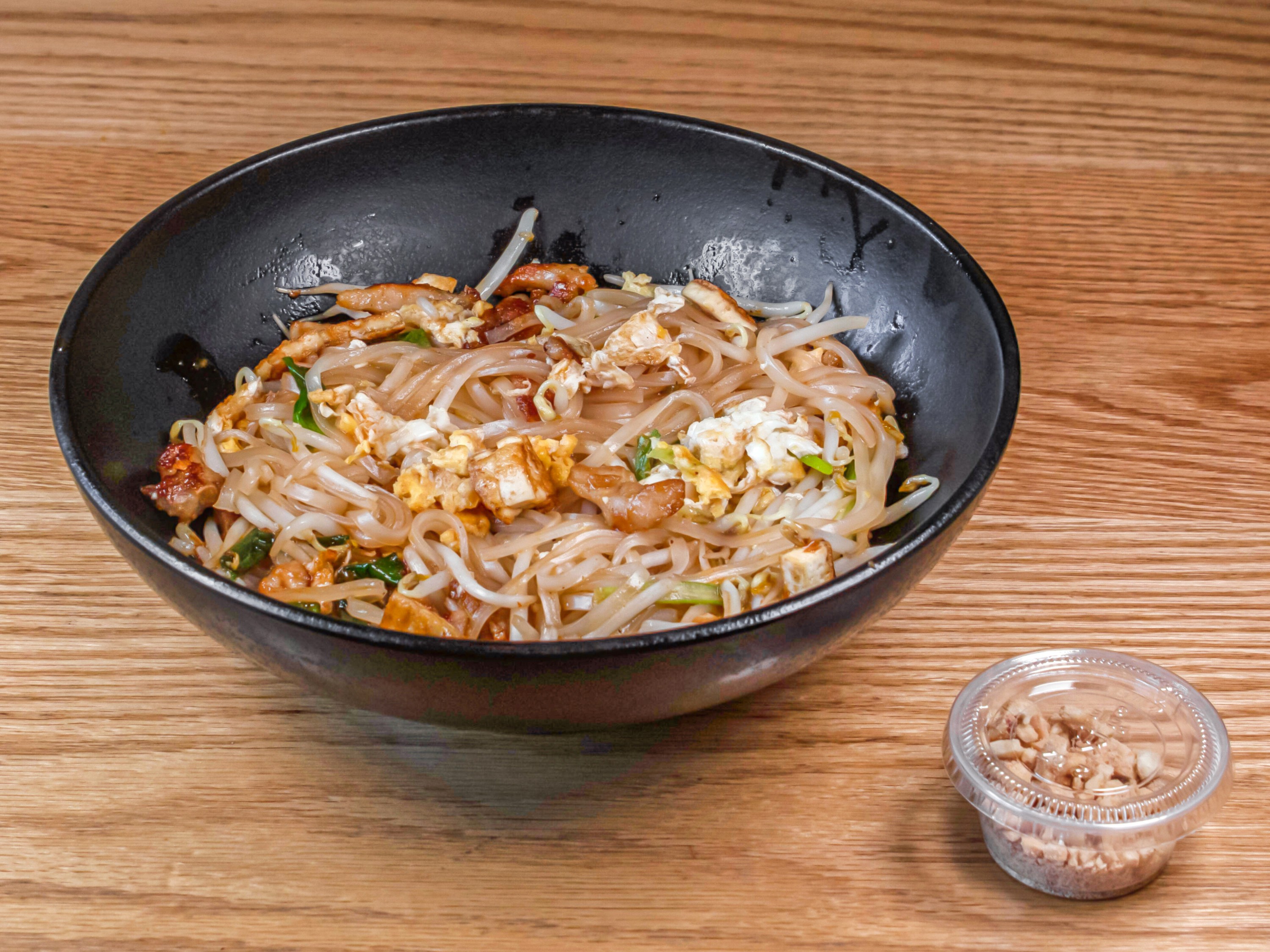 Order Pad Thai Noodle  food online from Mian Noodle House store, Fredericksburg on bringmethat.com