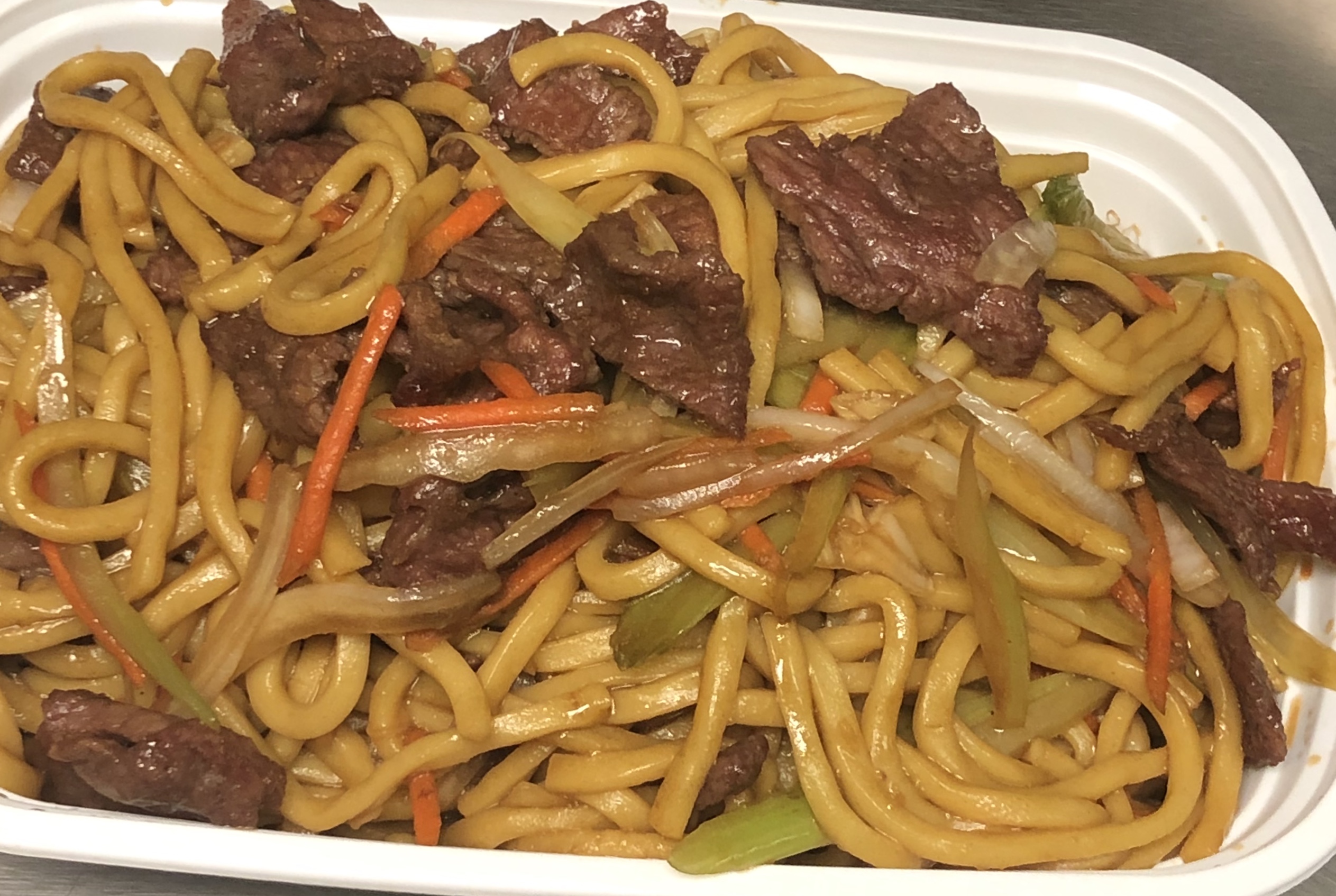 Order 38. Beef Lo Mein food online from China Star store, Dunbar on bringmethat.com