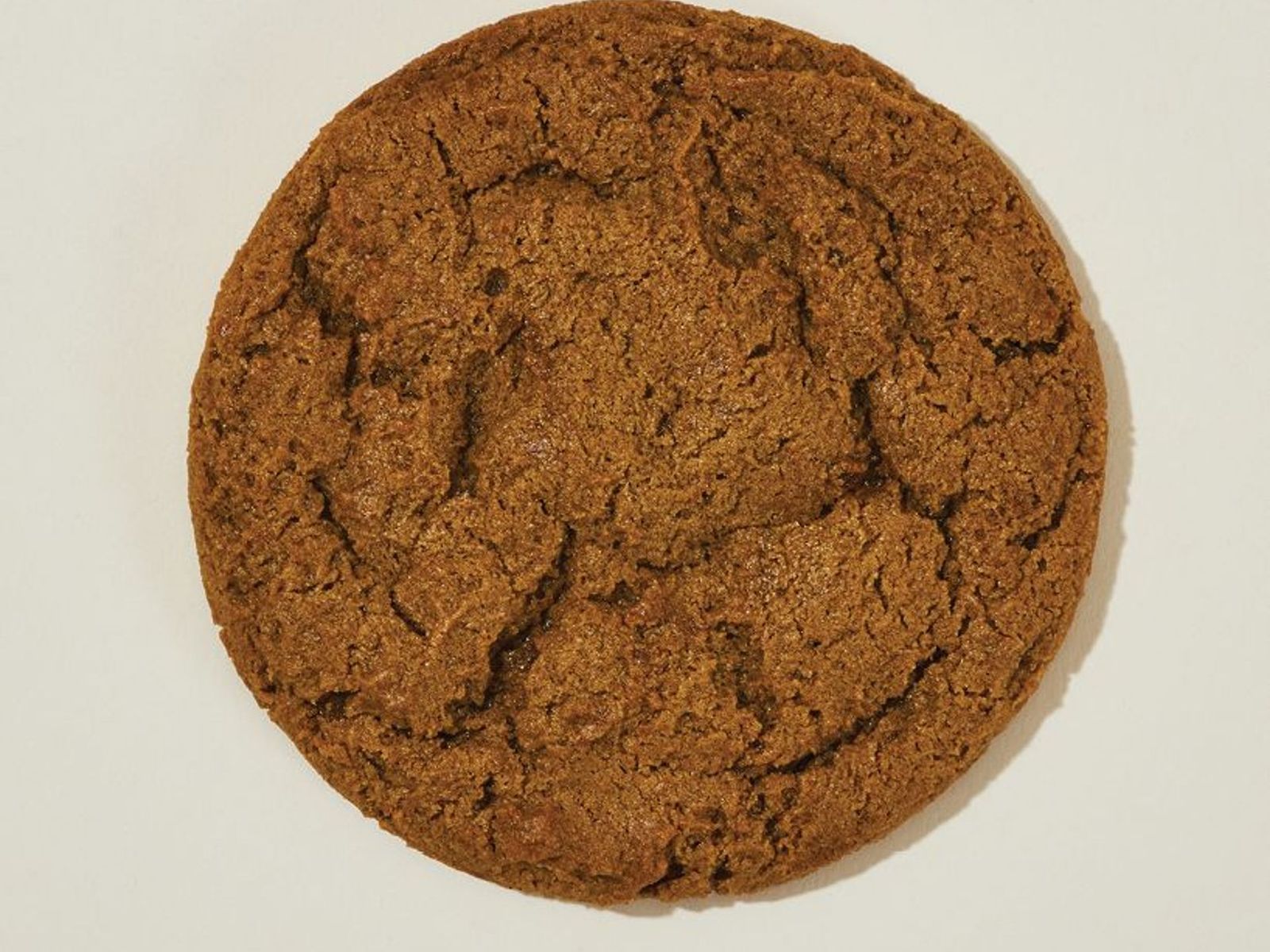 Order Ginger Molasses Cookie food online from Pret A Manger store, New York on bringmethat.com