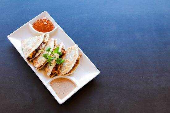 Order Flat Top Quesadilla food online from Flat Top Grill store, Chicago on bringmethat.com
