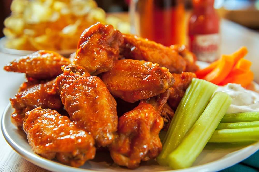 Order  Buffalo Wings food online from Illianos Pizza store, Clemmons on bringmethat.com