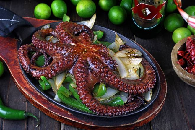 Order Pulpo a la Plancha / Whole Grilled Octopus food online from Mariscos El Rey #3 store, Lakewood on bringmethat.com