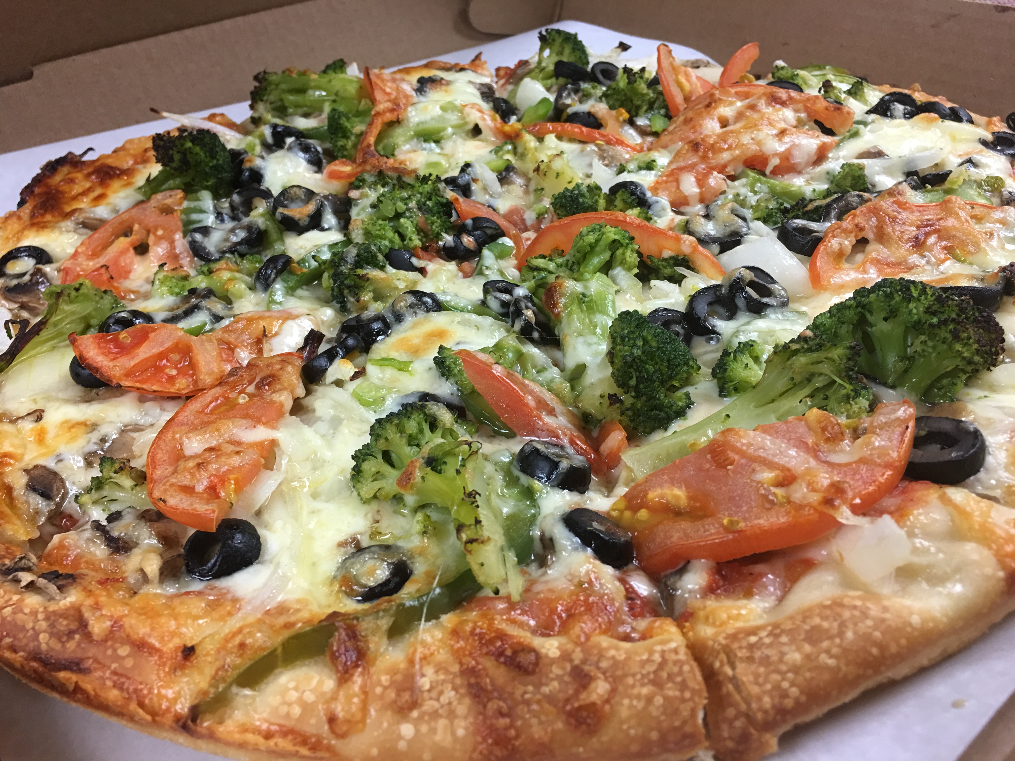 Order Veggie Pizza food online from Family Style Pizza store, Framingham on bringmethat.com