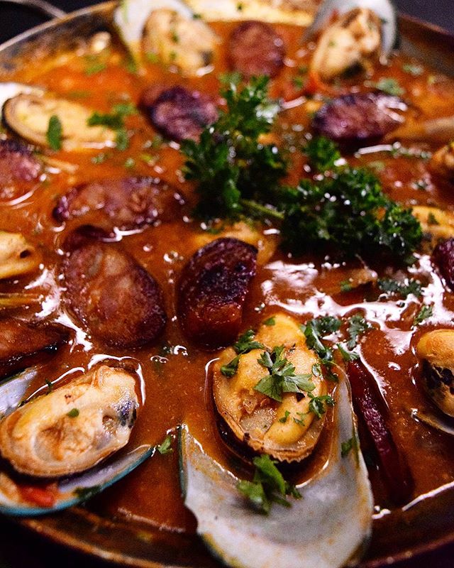 Order Portugese Mussel Stew food online from Bulerias tapas bar store, Chicago on bringmethat.com