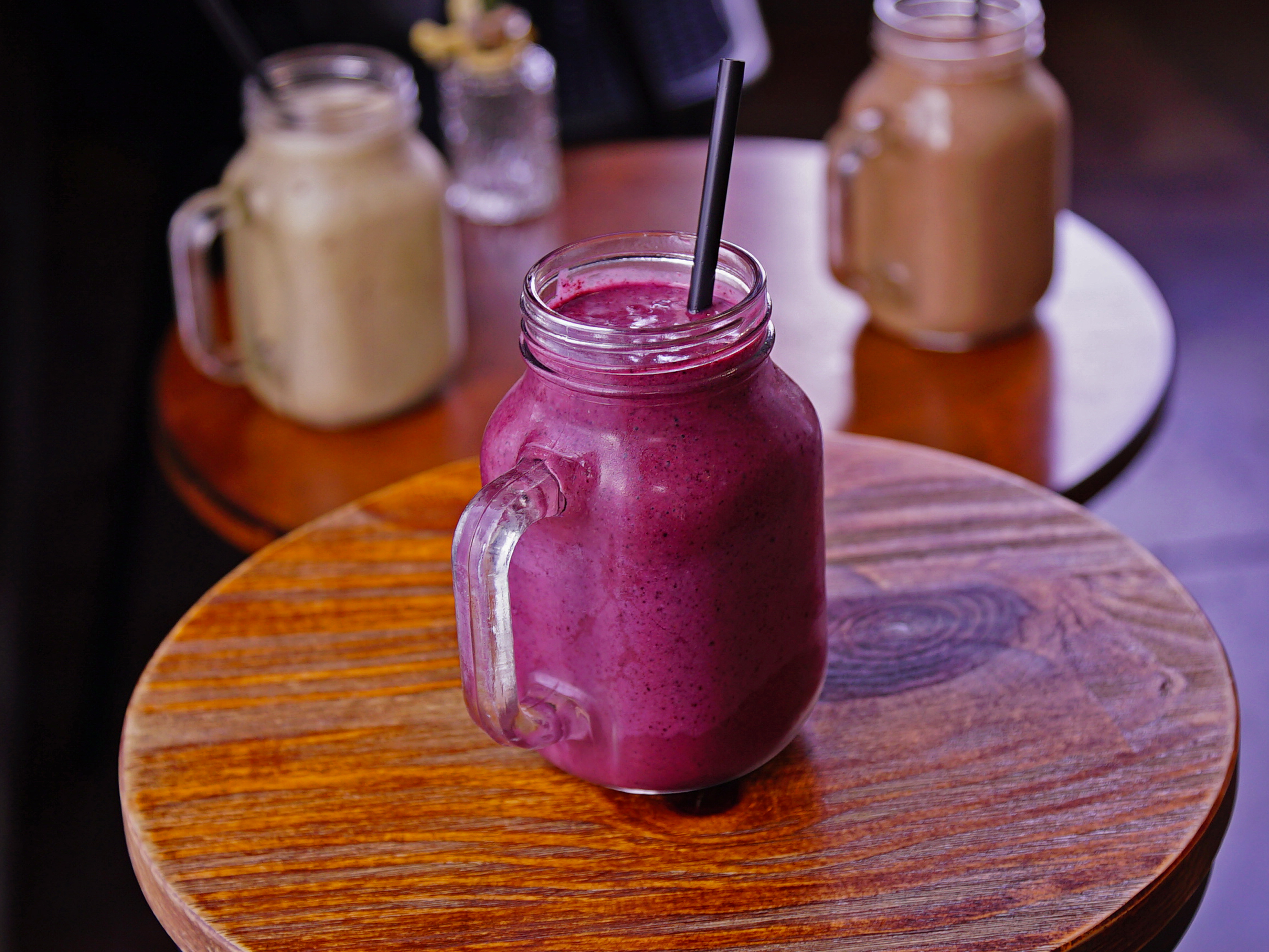 Order Bionic Berry Blast Smoothie food online from Retrofit Cafe store, West Hollywood on bringmethat.com