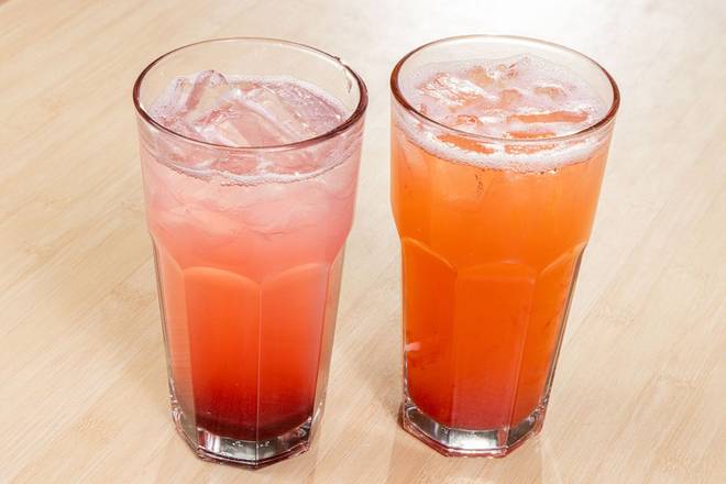 Order Fresh Strawberry Lemonade food online from Shari'S Cafe store, McMinnville on bringmethat.com