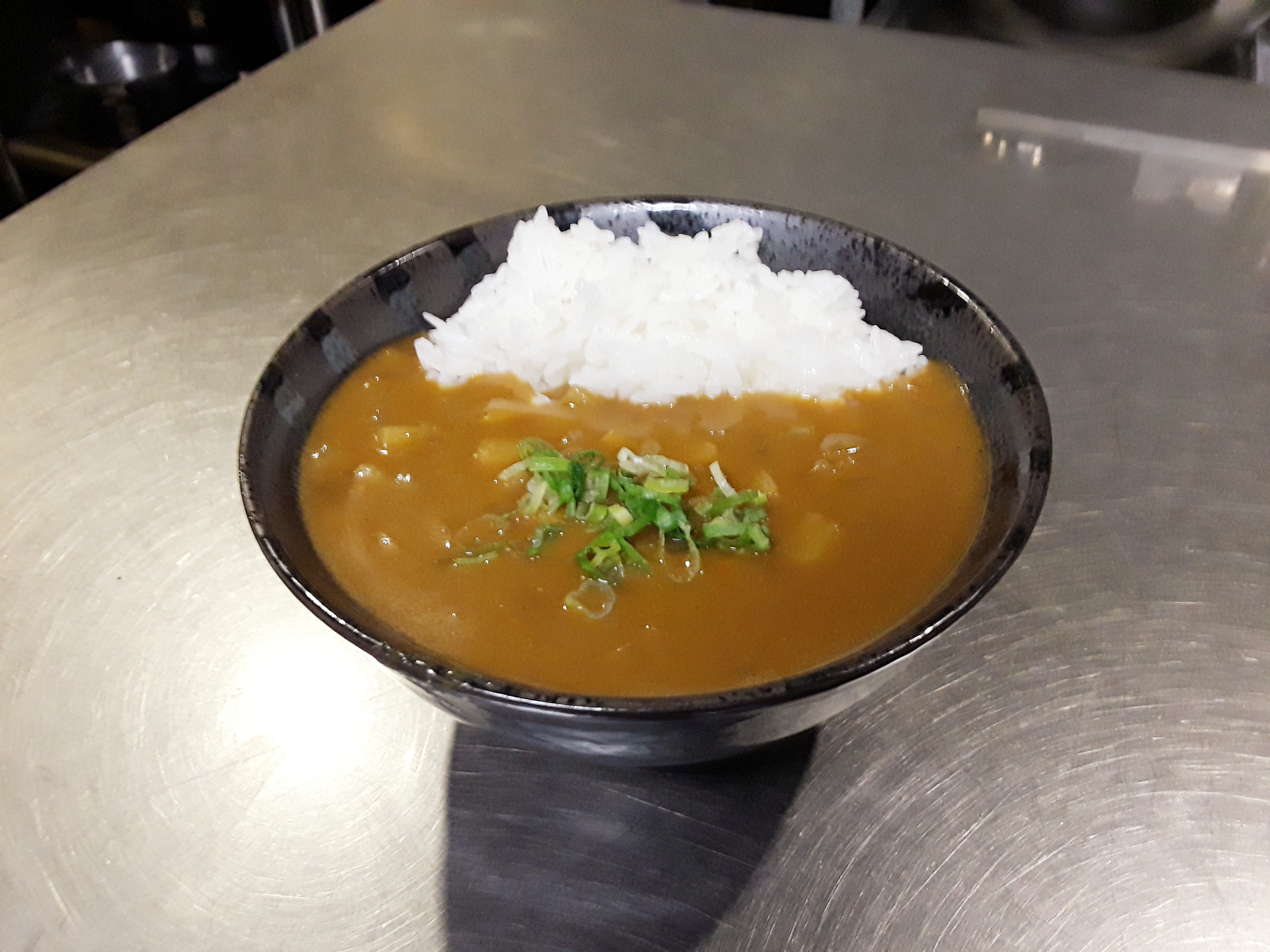 Order Vegetable Curry Bowl food online from Sushi Dragon store, Sun Valley on bringmethat.com