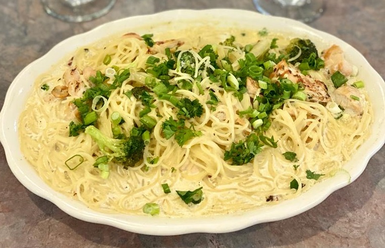 Order Chicken Linguini and Broccoli Pasta food online from Oliveiras Peabody store, Peabody on bringmethat.com
