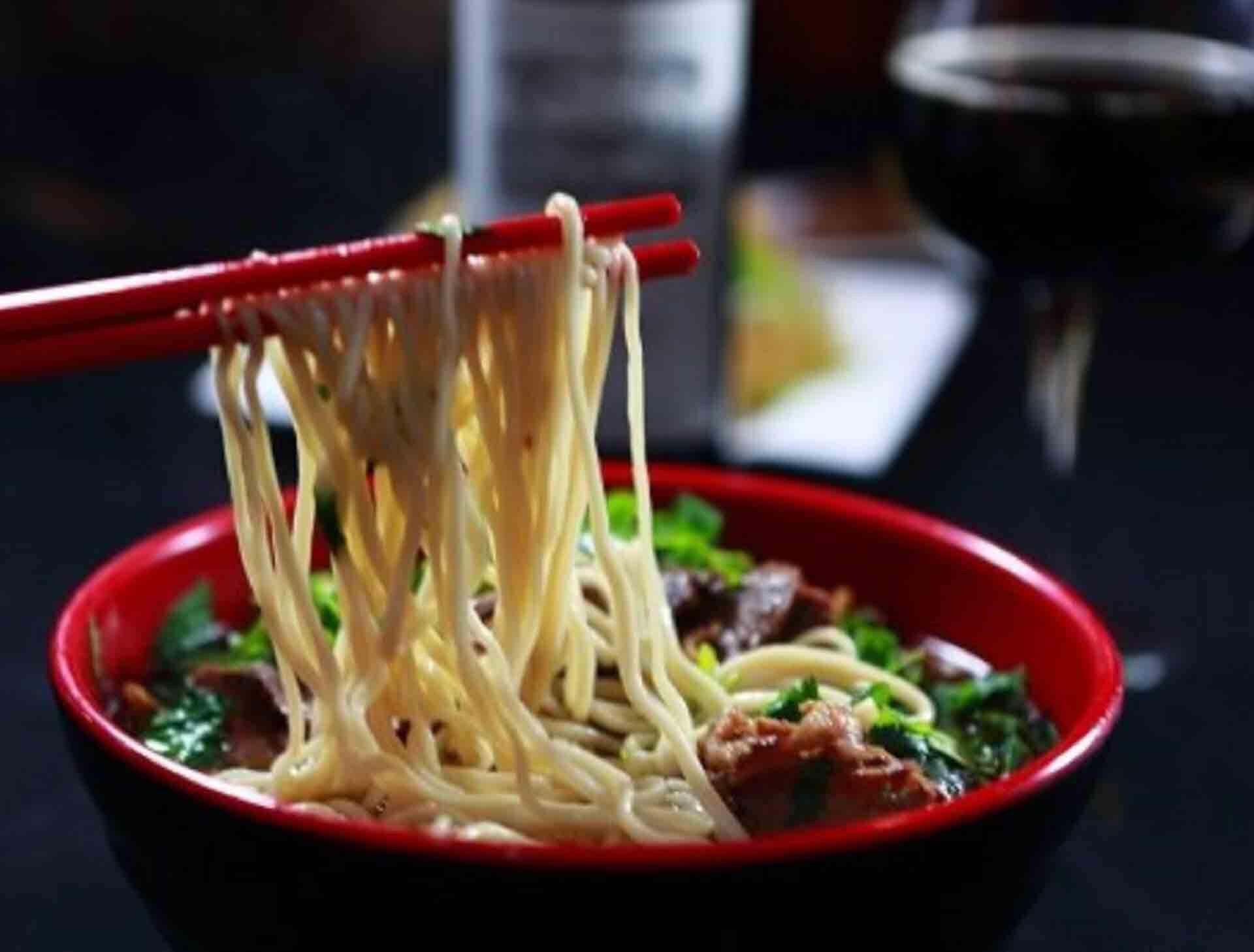 Order Sliced Beef Noodle Soup food online from Nan Zhou Hand Drawn Noodle House store, Philadelphia on bringmethat.com