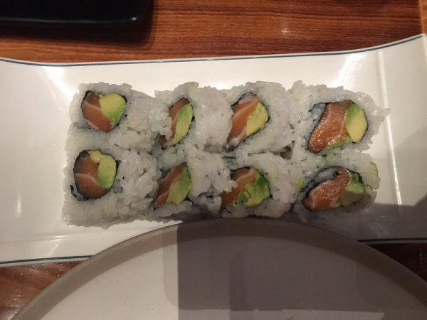 Order 8 Pieces Salmon Avocado Roll food online from Ami Sushi store, Westwood on bringmethat.com