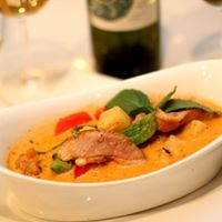 Order Roast Duck Curry Lunch food online from My Thai Restaurant store, Frederick on bringmethat.com