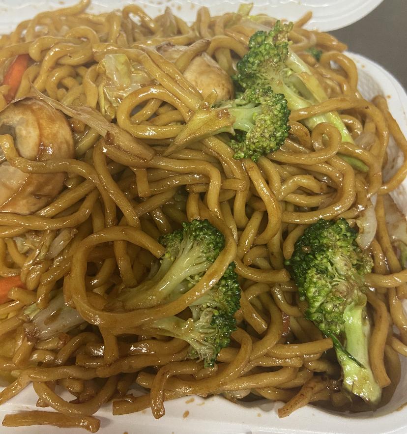 Order 34. Vegetable Lo Mein food online from New Jin Xin store, Brooklyn on bringmethat.com